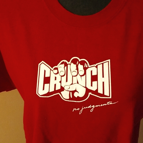 Crunch T-shirt and Gym Bag - Picture 6 of 10